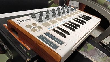 Arturia Minilab 25 Midi Controller