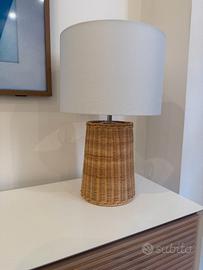 Lampada in rattan e cappello bianco Kave Home