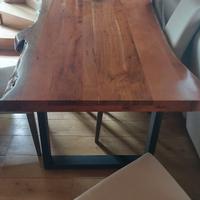 Tavolo di legno massello