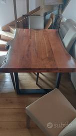 Tavolo di legno massello