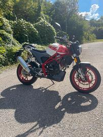 Moto 125 SWM Varez 