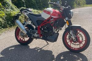 Moto 125 SWM Varez 