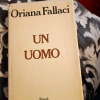 un uomo 