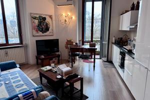 Splendido trilocale ristrutturato sul naviglio