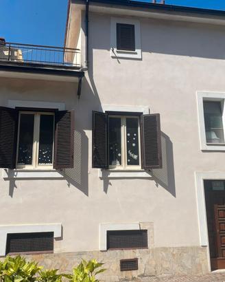 Luminoso appartamento in via Roma,28 a Licenza Rm