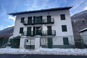 2 LOCALI A CHIALAMBERTO