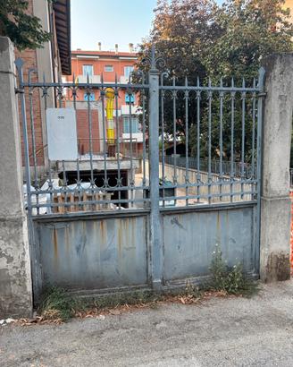 Cancelli da villa novecentesca