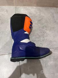 Scarponi piu’ casco