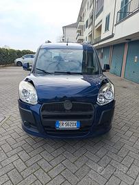 Doblò metano 7 posti incidentato