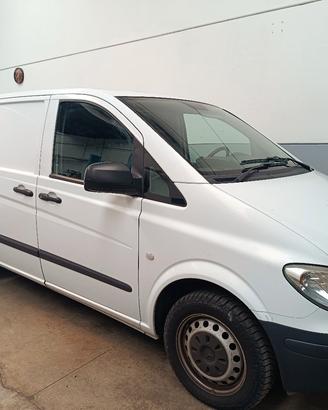 Mercedes Vito extralong 115. 150 CV 