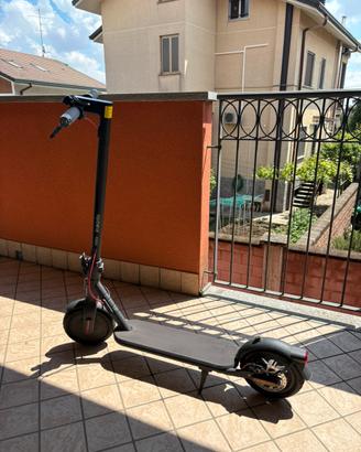 Monopattino Elettrico Xiaomi Scooter 4