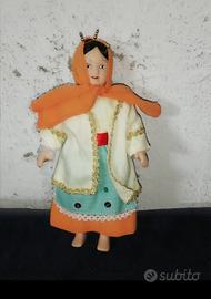 Bambola in porcellana Libano 