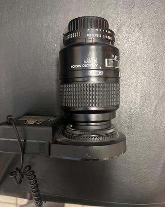 Nikon 100. Micro con flash anulare
