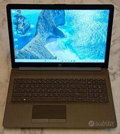 PC portatile / Notebook HP 15.6" AMD 8GB 256GB SSD
