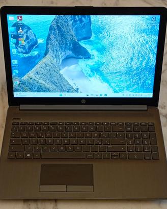 PC portatile / Notebook HP 15.6" AMD 8GB 256GB SSD