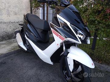 Promo scooter malaguti mission 125 white