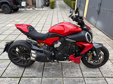 Ducati Diavel V4 - 2024