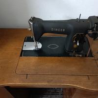 Mobile con macchina da cucire Singer
