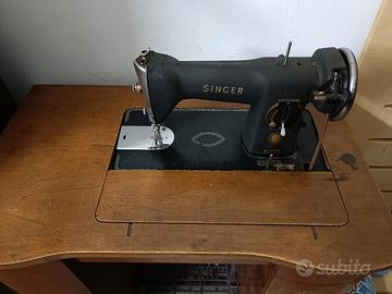 Mobile con macchina da cucire Singer