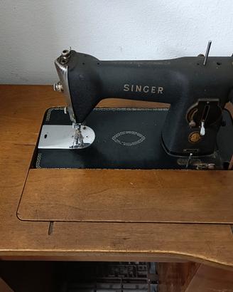Mobile con macchina da cucire Singer