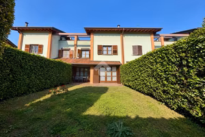 VILLA A SCHIERA A GORLE