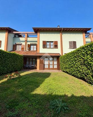 VILLA A SCHIERA A GORLE
