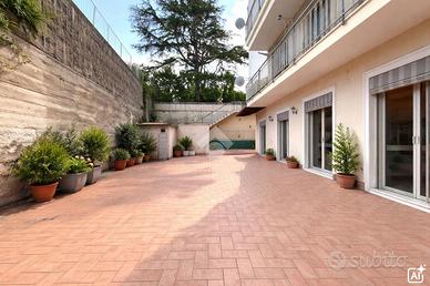 3 LOCALI A SANT'ANASTASIA