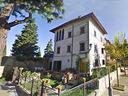villa-di-300-m²-con-piu-di-5-locali-e-box-auto-a-l