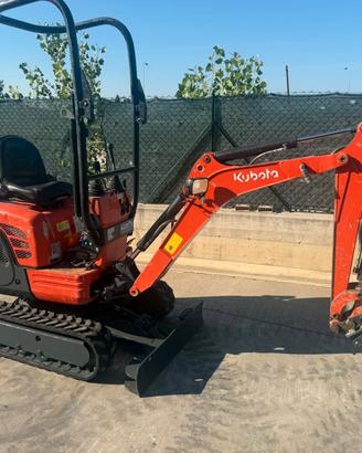 Miniescavatore usato KUBOTA U10.3