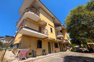2 LOCALI A RENDE