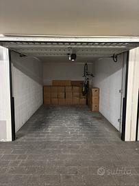 Box auto con basculante elettrico