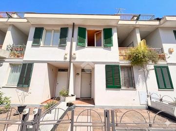 VILLA A SCHIERA A CASTIGLIONE TORINESE