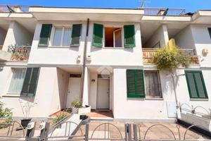 VILLA A SCHIERA A CASTIGLIONE TORINESE