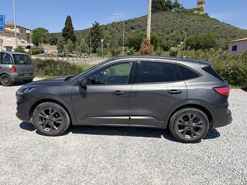 Ford Kuga Plug in del 2024