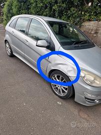 Fiancata lato passeggero Mercedes classe b