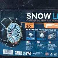 Coppia di catene da neve.