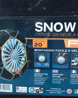 Coppia di catene da neve.