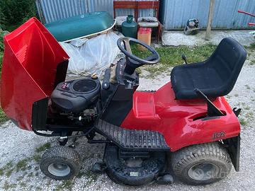 Trattorino tagliaerba