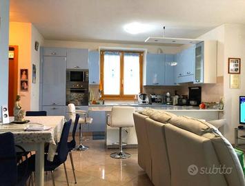 Villa di 200 m² con 4 locali e box auto doppio a C