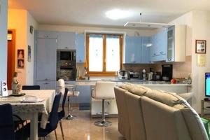 Villa di 200 m² con 4 locali e box auto doppio a C