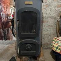 Stufa a legna da interni.