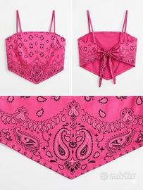 png). 🌸 Top Crop Rosa Fucsia con Fantasia Bandana
