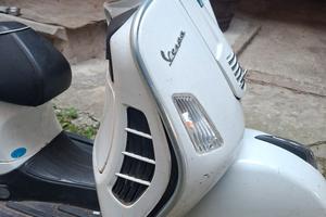 vespa 300 gts incidentata