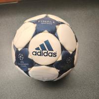 pallone Adidas Finale 2006-7 con firme