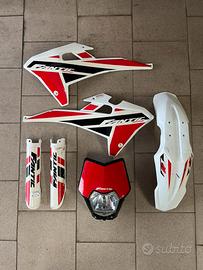 Plastiche + Faro + Grafiche   Fantic XMF 125