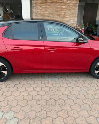 Opel corsa e Rossa