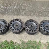 Volkswagen Golf set 4 cerchi ferro R16