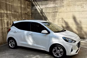 Hyundai i10 - Automatica - Bianca