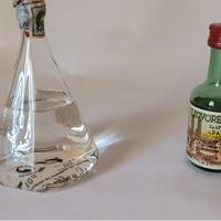 Due bottigliette Mignon.