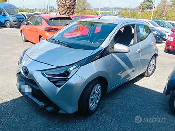 Toyota Aygo Connect 1.0 VVT-i 72 CV 5 porte x-cite